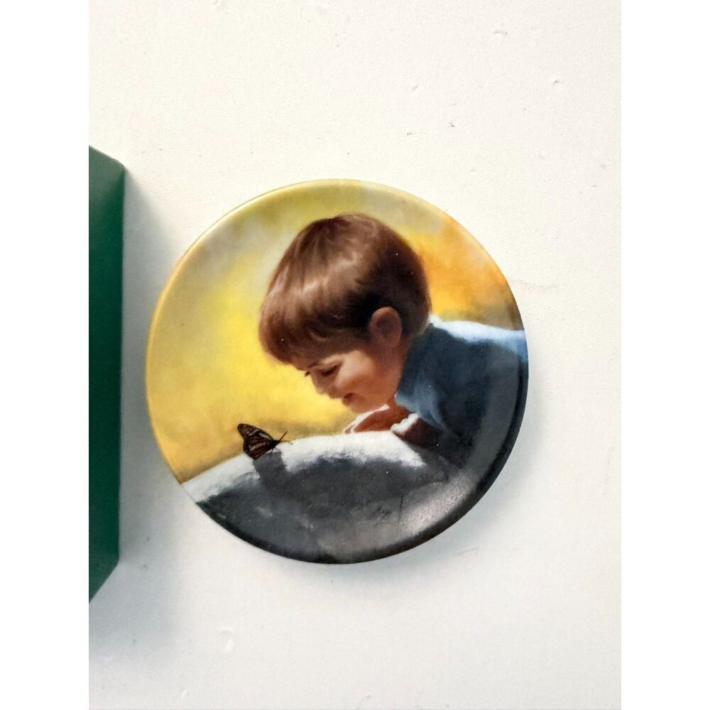 Donald Zolan Miniature Collector plate "Sunny Surprise"